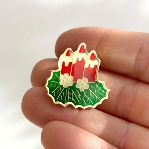 Gold Toned Triple Holiday Candle w/ Mistletoe Vintage Christmas Brooch Lapel Pin
